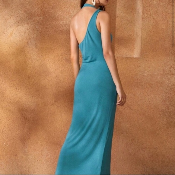 Asymmetrical Dress - Picture 6 of 6